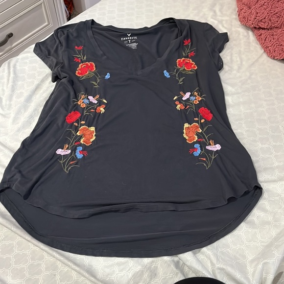 CROPS AND TEES - Picture 1 of 3